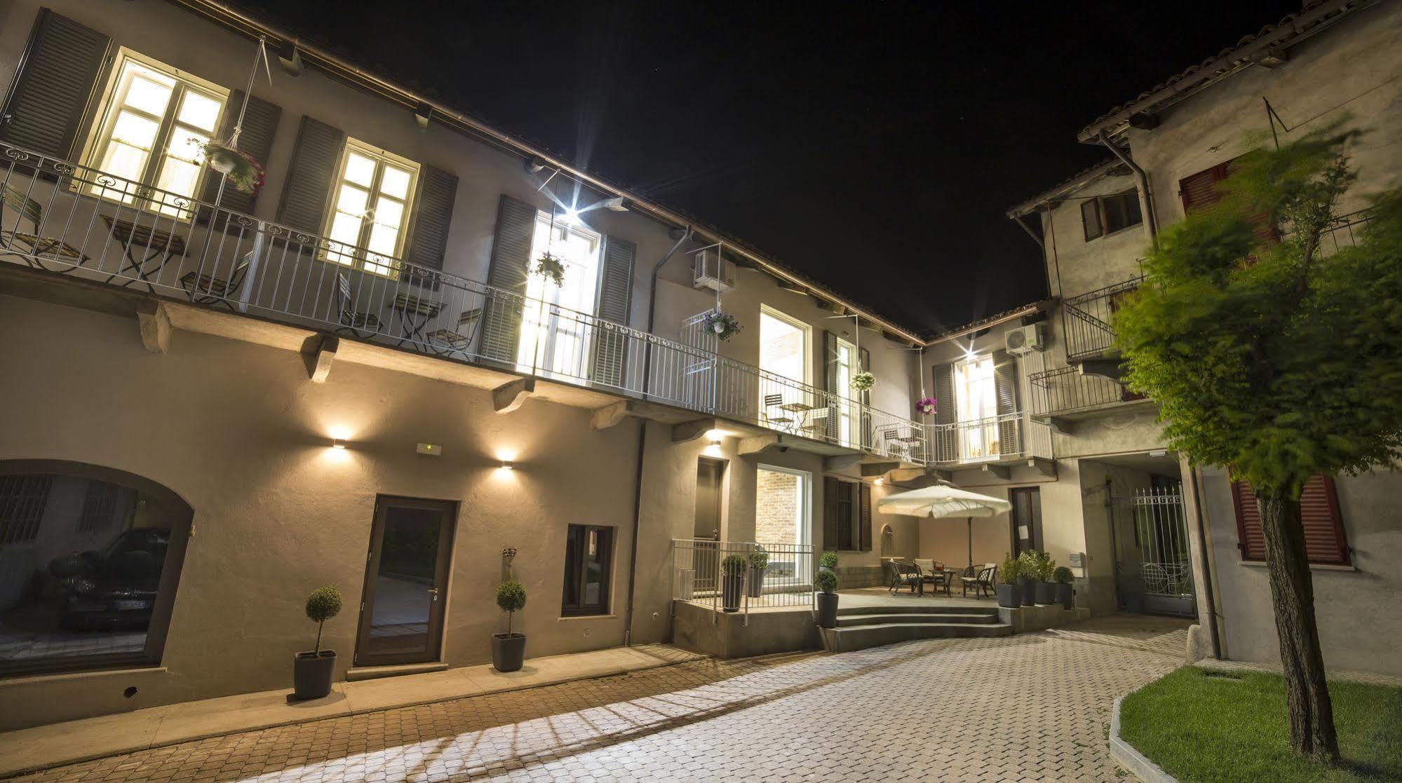 Hotel Casa Andrea La Morra Zewnętrze zdjęcie